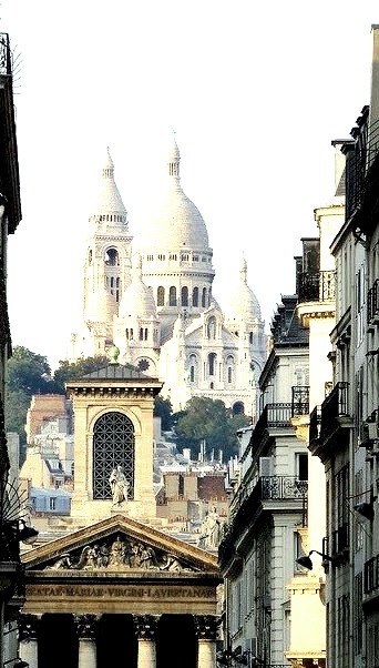View from Boulevard Haussmann, Paris / France